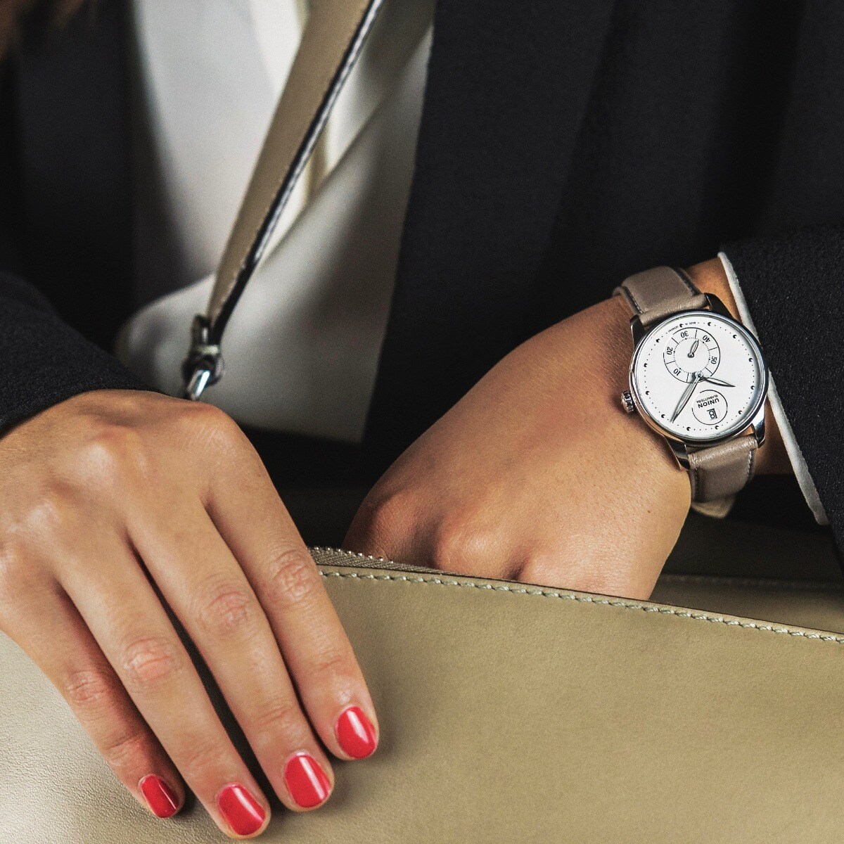 Seris Small Second Seris Small Second