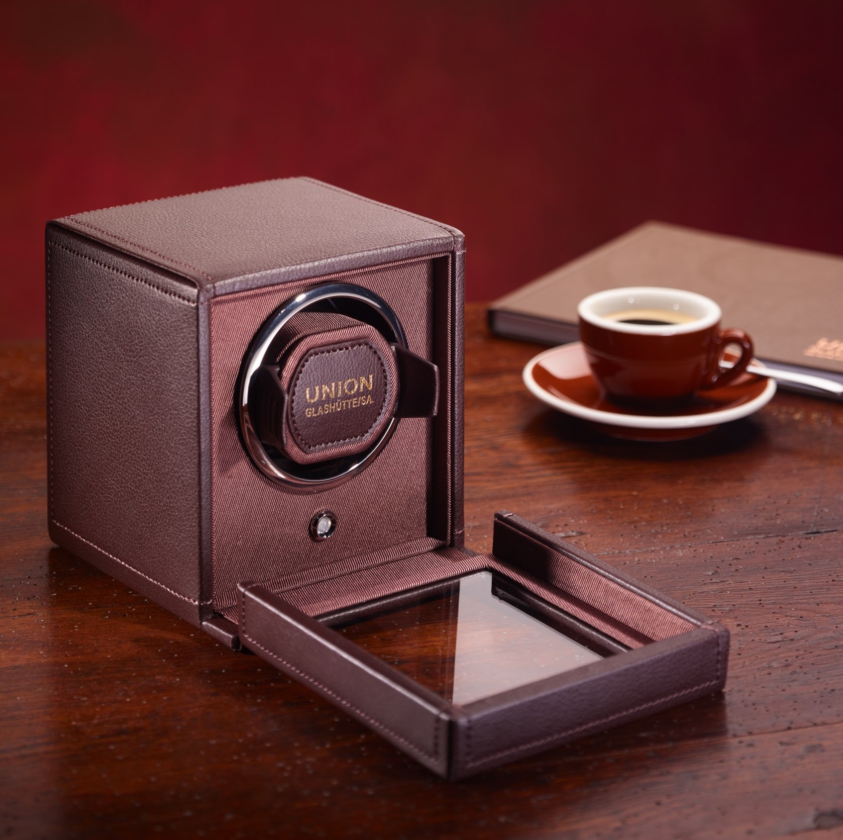 SCHWUNGVOLL DURCH DAS JAHR